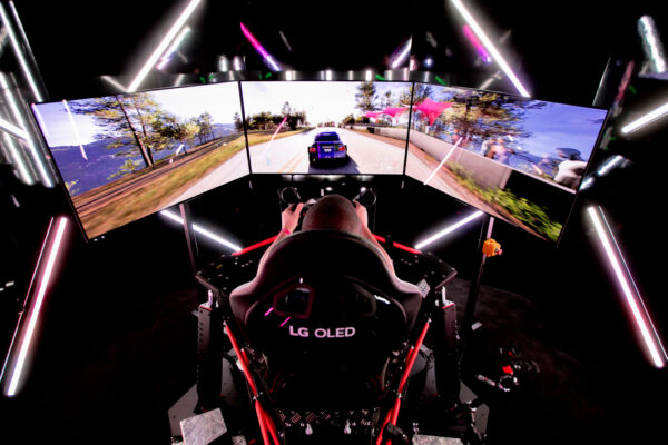 Racing Game Fans Experience﻿ Forza Horizon 5 on World's Only Dream Gaming  Setup